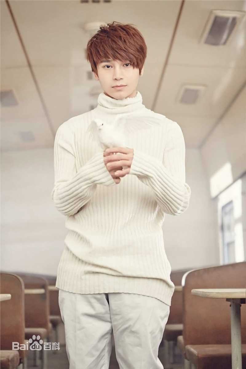 陈奕天(Eachen)最新壁纸