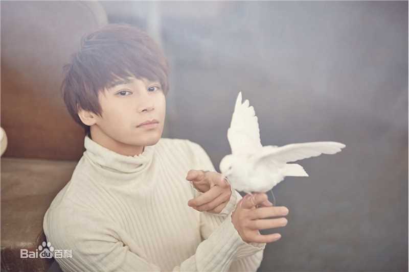 陈奕天(Eachen)最新壁纸