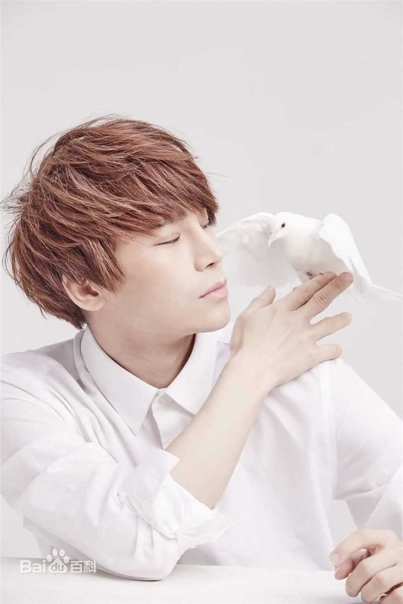 陈奕天(Eachen)最新壁纸