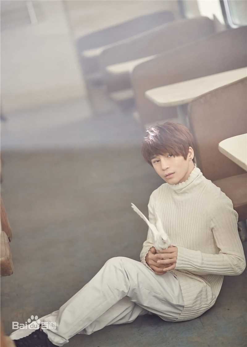 陈奕天(Eachen)最新壁纸