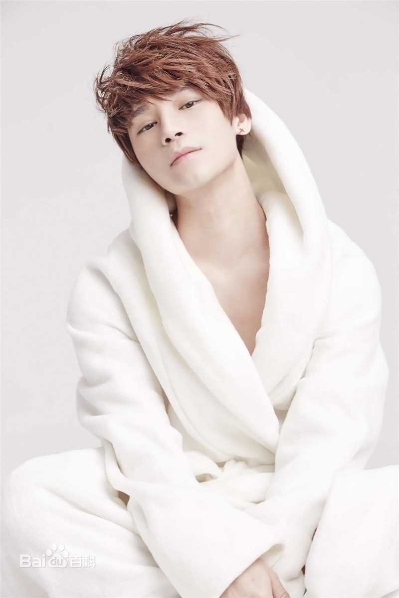 陈奕天(Eachen)最新壁纸