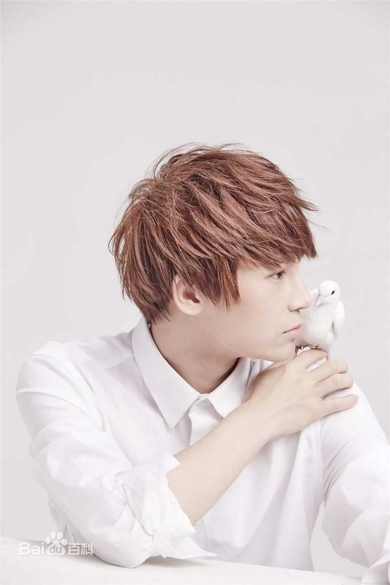 陈奕天(Eachen)最新壁纸