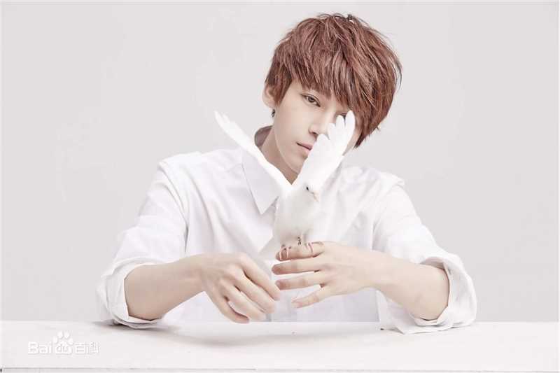 陈奕天(Eachen)最新壁纸