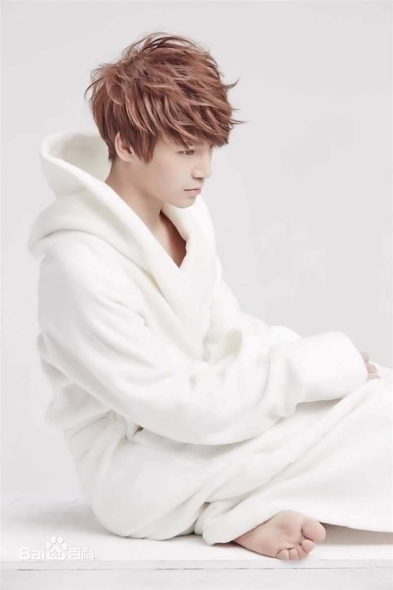 陈奕天(Eachen)最新壁纸