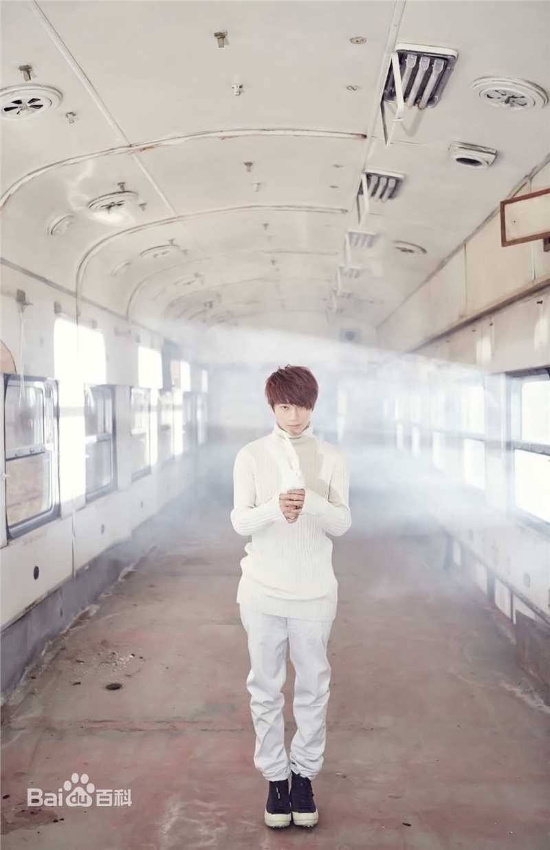 陈奕天(Eachen)最新壁纸