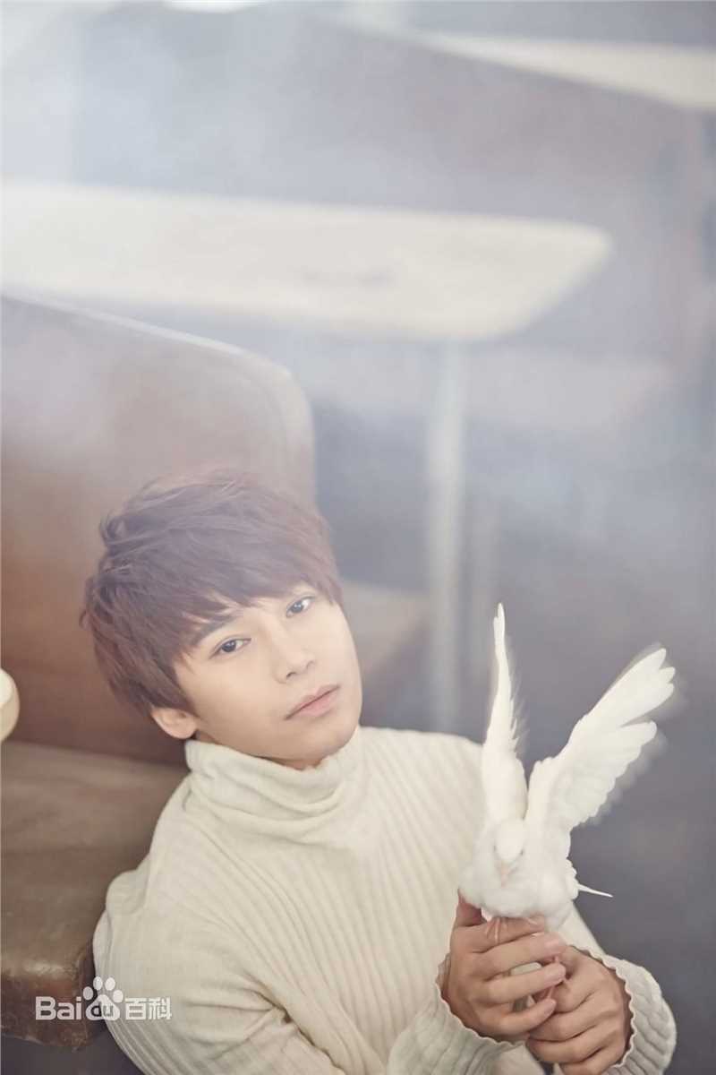 陈奕天(Eachen)最新壁纸