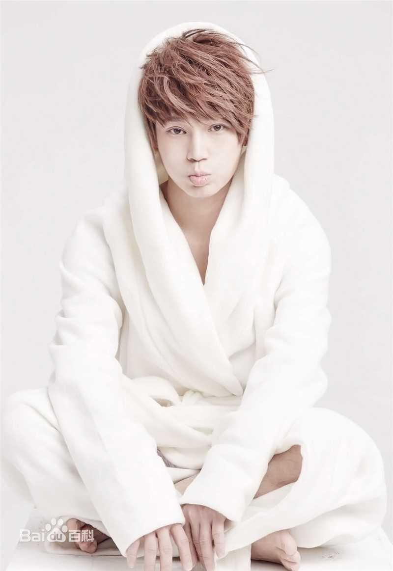 陈奕天(Eachen)最新壁纸