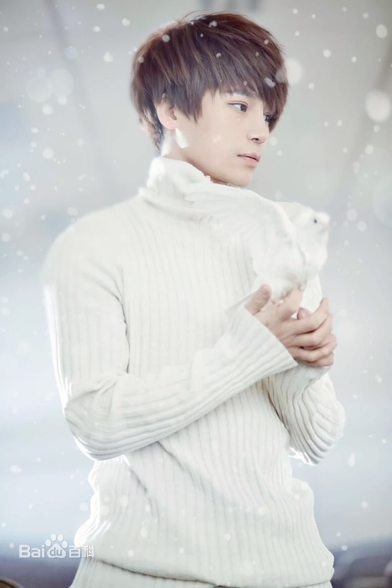 陈奕天(Eachen)最新壁纸