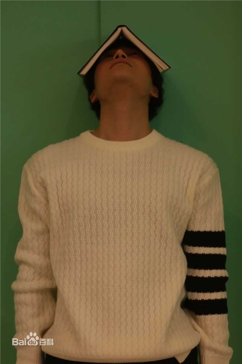 陈奕天(Eachen)绿色系列素颜照壁纸