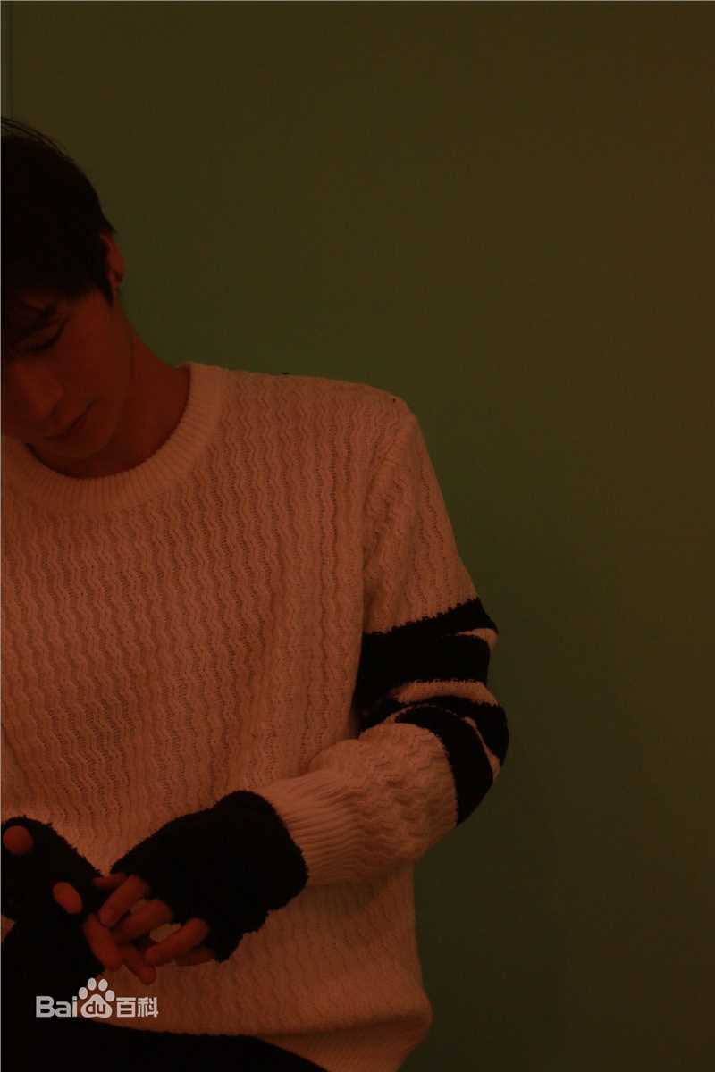 陈奕天(Eachen)绿色系列素颜照壁纸