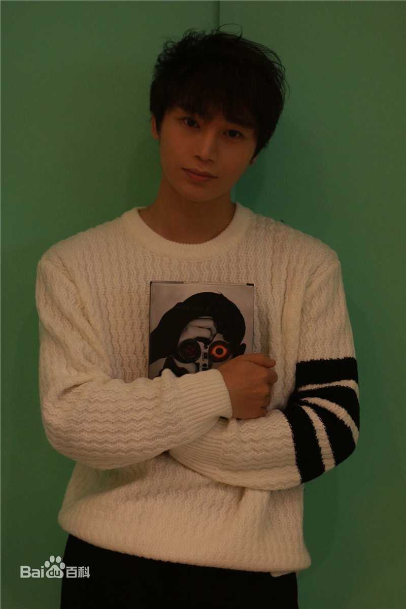 陈奕天(Eachen)绿色系列素颜照壁纸