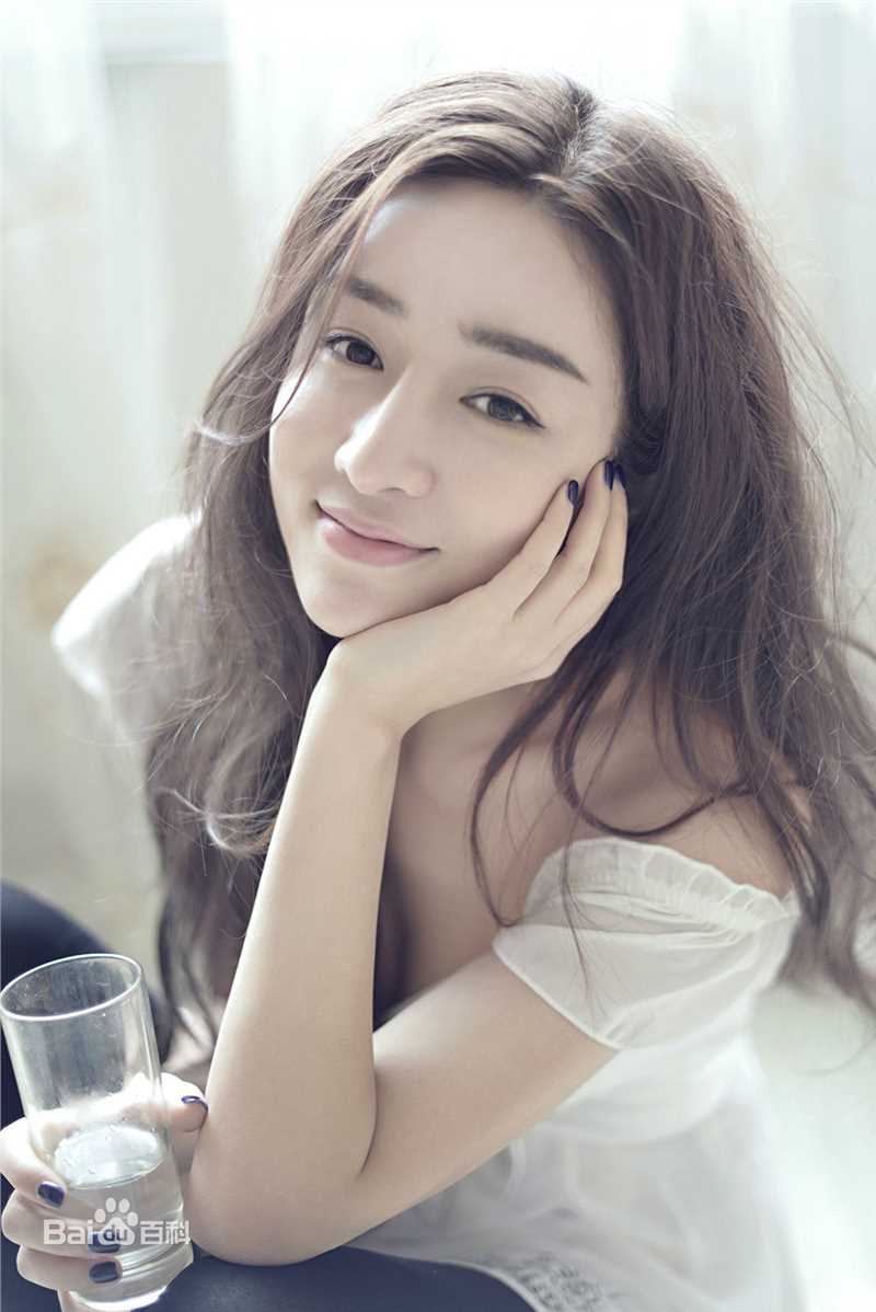 最优质何彦霓生活照