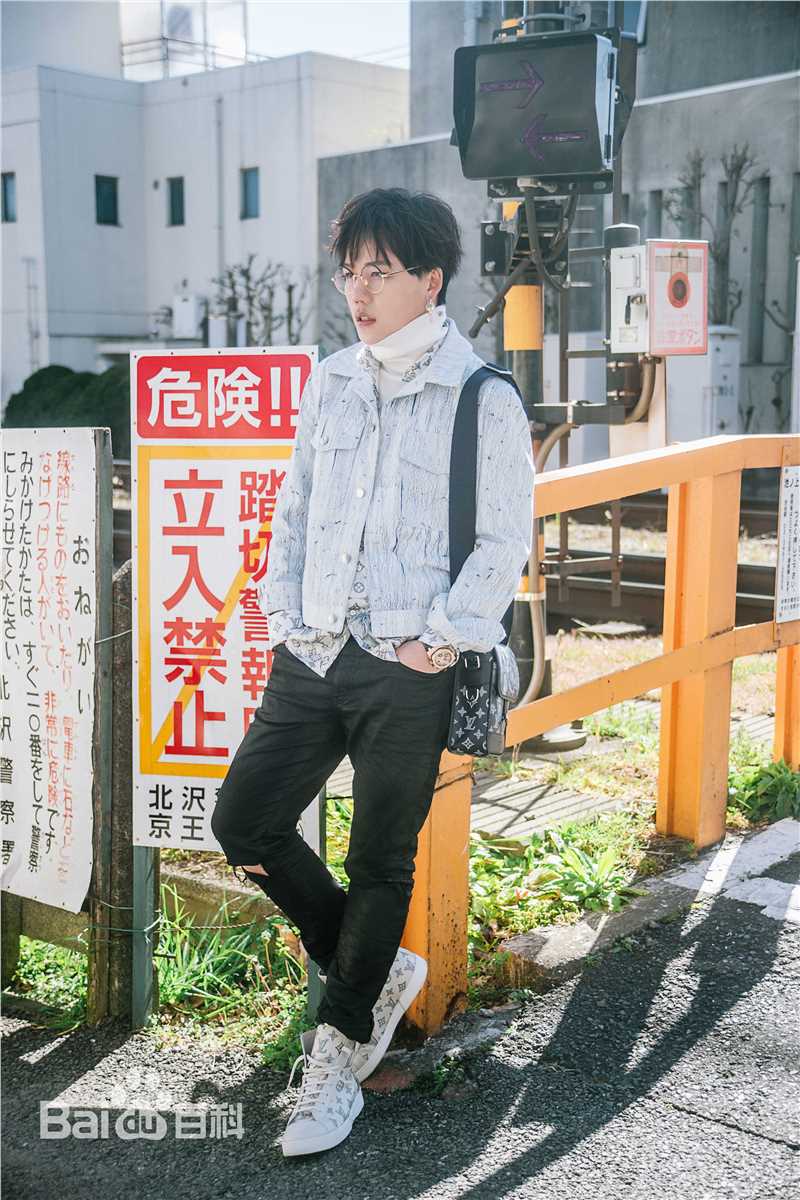 刘维(Julius)日本街拍素颜照相册