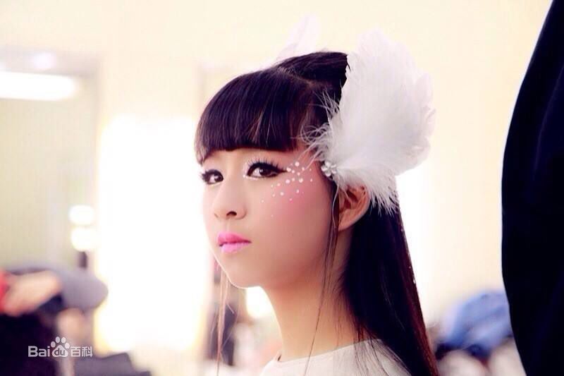 小彩旗舞蹈表演素颜照相册