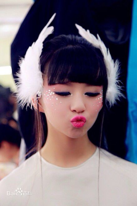 小彩旗舞蹈表演素颜照相册