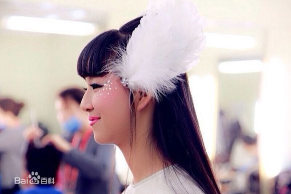 小彩旗舞蹈表演素颜照相册