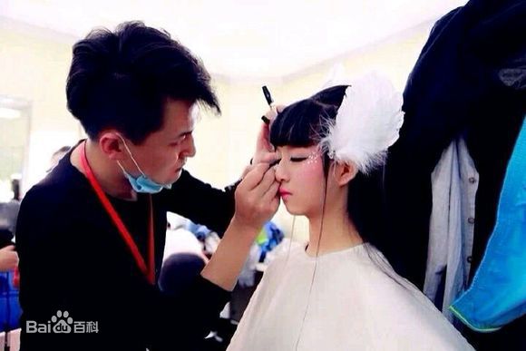 小彩旗舞蹈表演素颜照相册