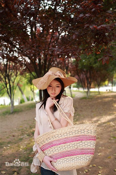 高清王诗蒙图片