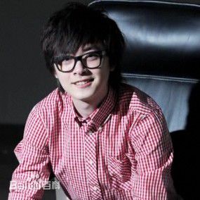 洪卓立(Ken Hung ，Hung Cheuk Lap)艺术照图片图集