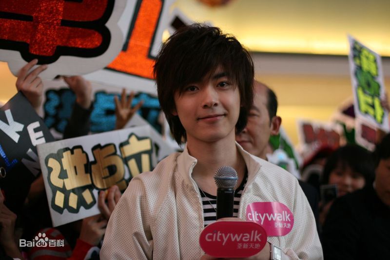 洪卓立(Ken Hung ，Hung Cheuk Lap)生日会素颜照壁纸