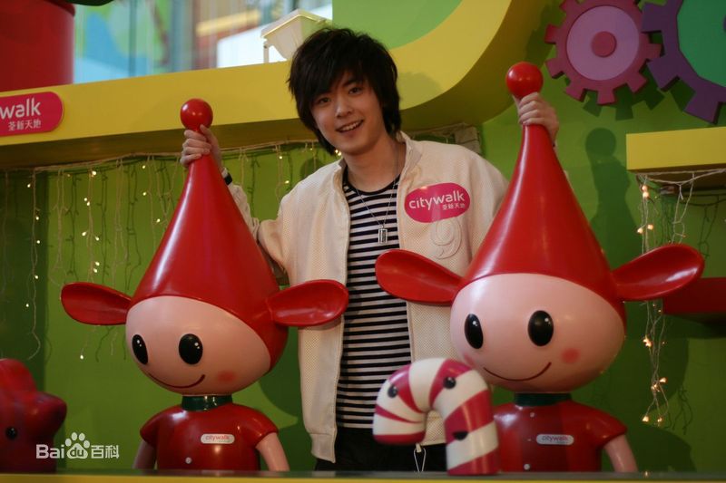 洪卓立(Ken Hung ，Hung Cheuk Lap)生日会素颜照壁纸