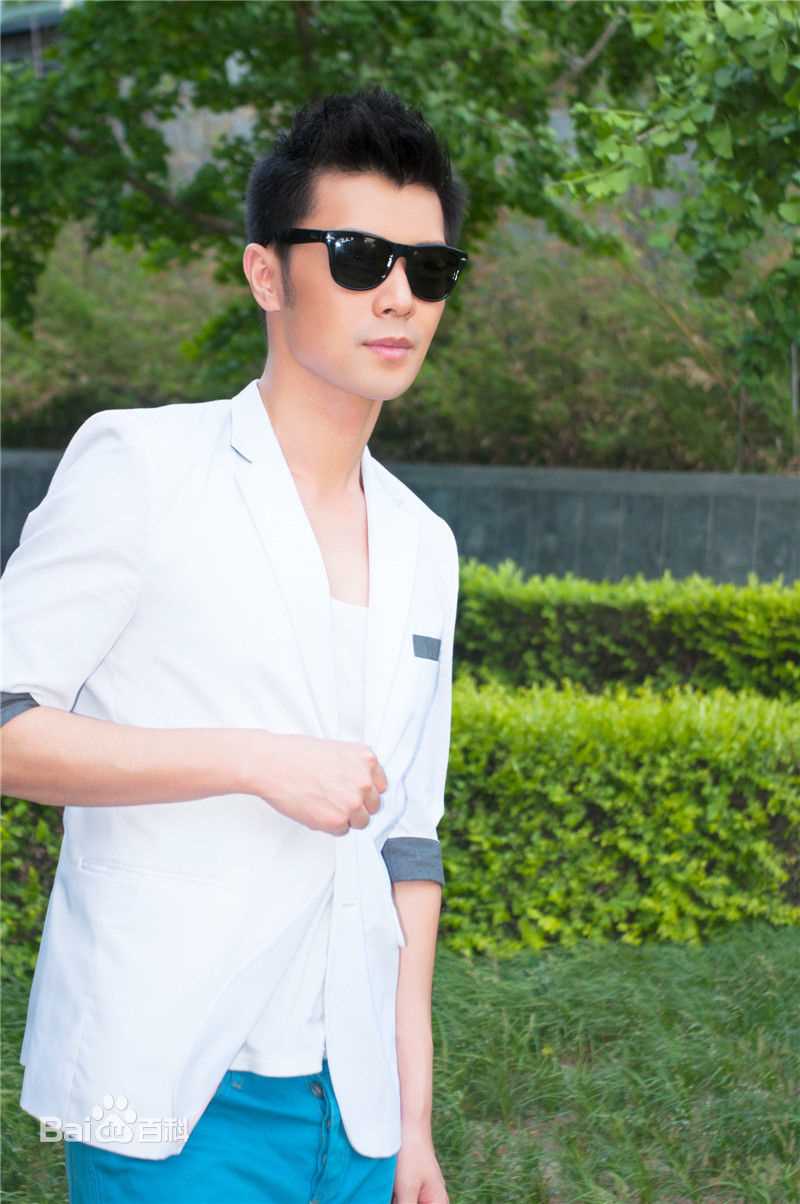 王钧赫(Eric)全能偶像性感图片壁纸