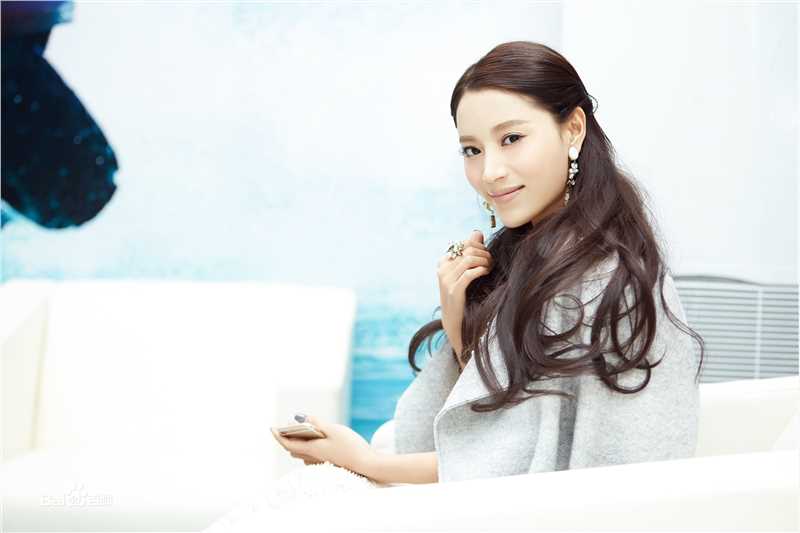 蔡蝶(Vanessa)公开活动照前后照片