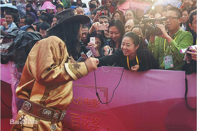 最优质鄂布斯·勇林生活照