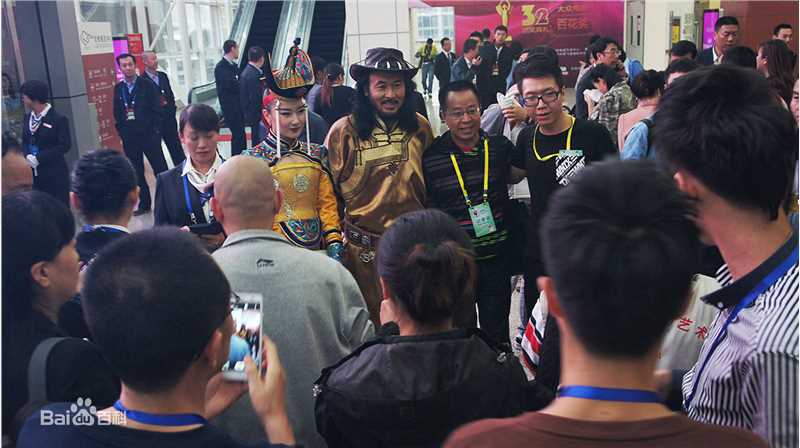 最优质鄂布斯·勇林生活照