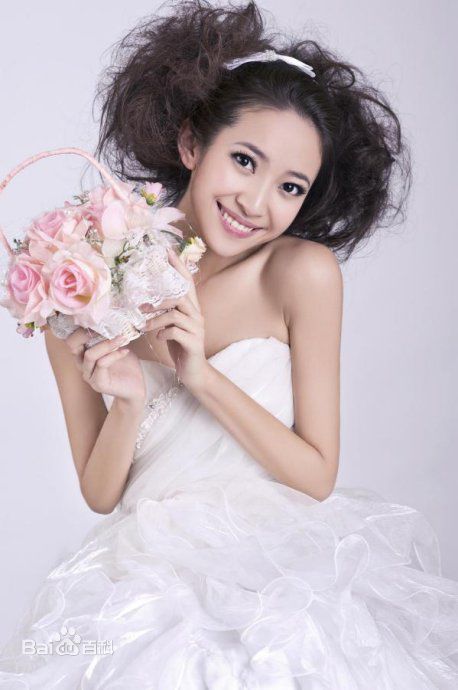 高一童婚纱照前后照片