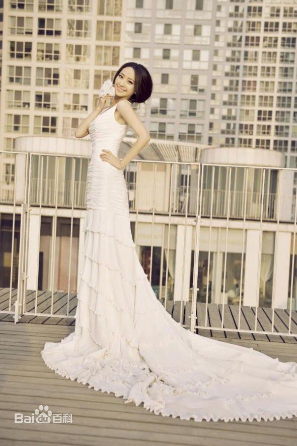 高一童婚纱照前后照片