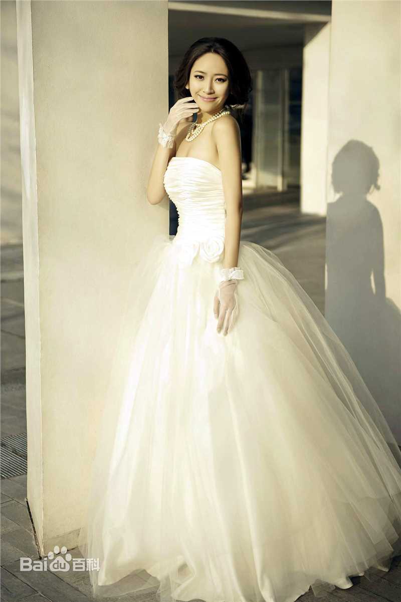 高一童婚纱照前后照片