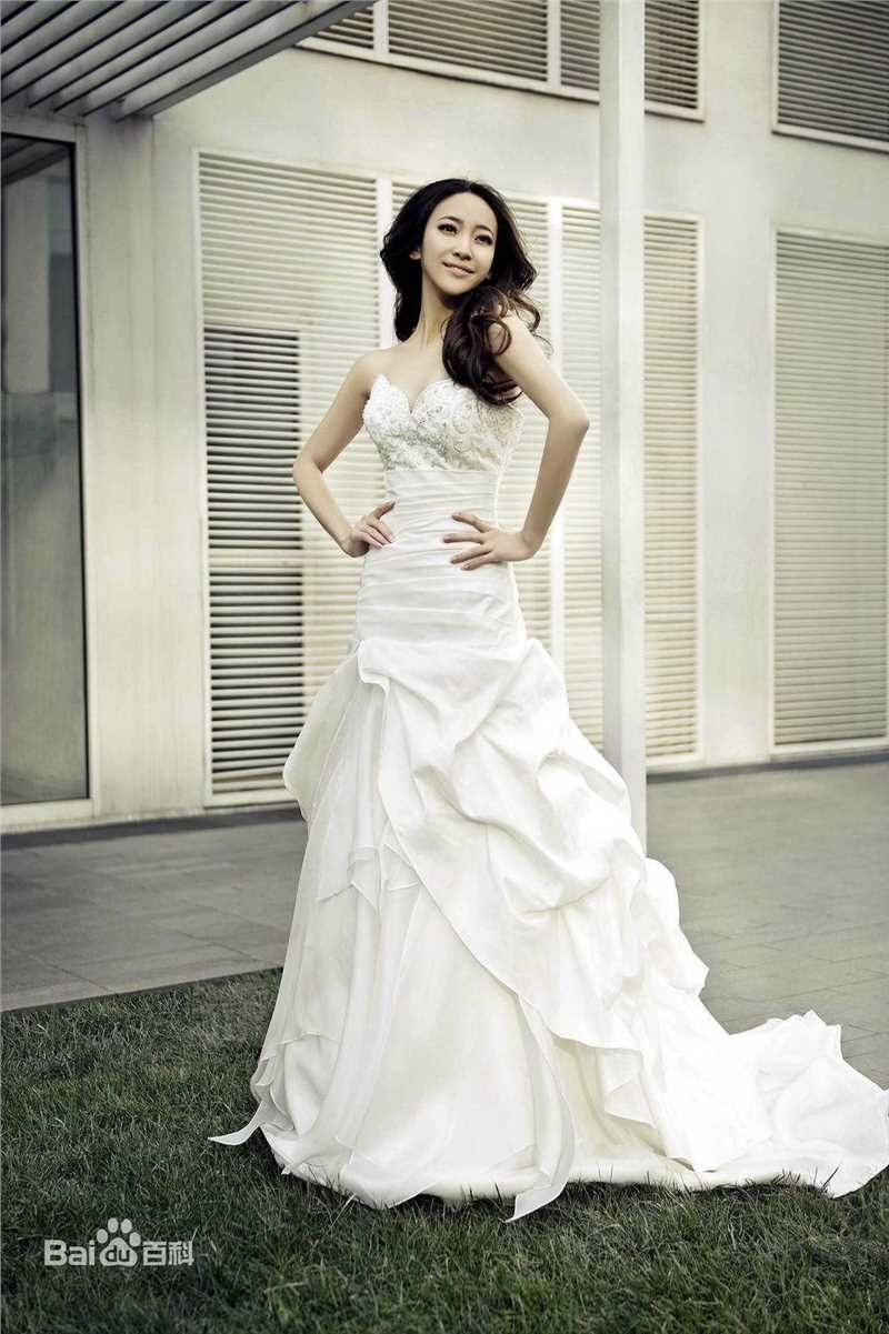 高一童婚纱照前后照片