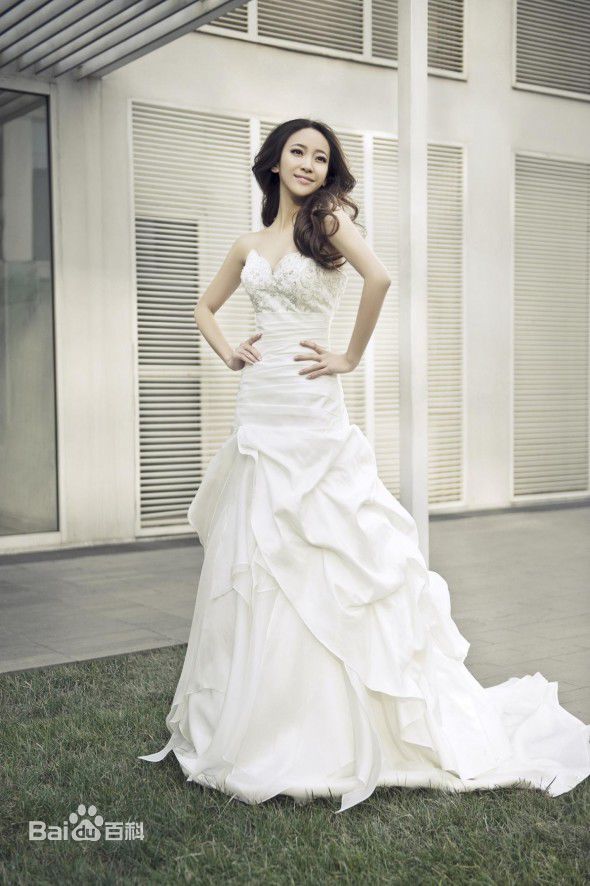 高一童婚纱照前后照片