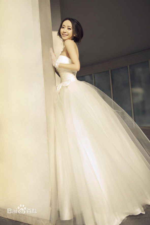 高一童婚纱照前后照片