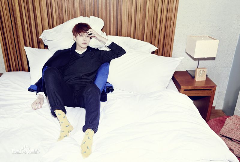 最新金希澈(Kim HeeChul、キム ヒチョル)在《Coopolitan Korea》 10月刊中的图集