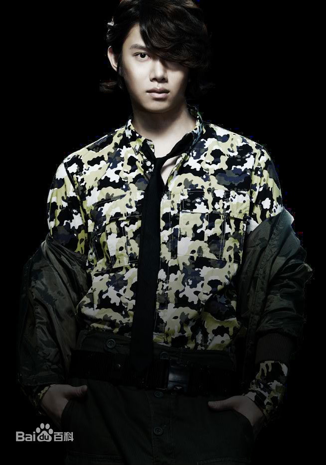 金希澈(Kim HeeChul、キム ヒチョル)的专辑造型素颜照相册