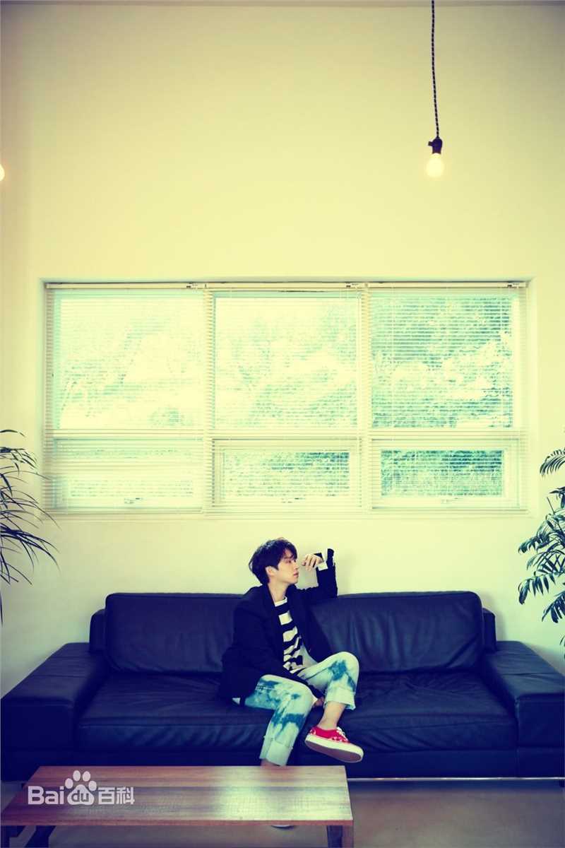 金希澈(Kim HeeChul、キム ヒチョル)的专辑造型素颜照相册