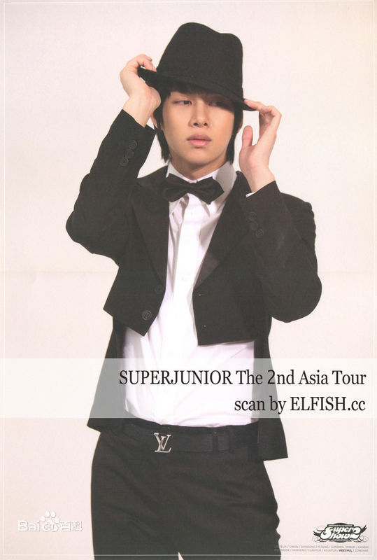 金希澈(Kim HeeChul、キム ヒチョル)的专辑造型素颜照相册