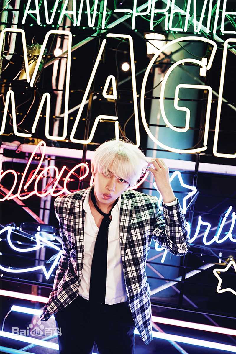 金希澈(Kim HeeChul、キム ヒチョル)的专辑造型素颜照相册