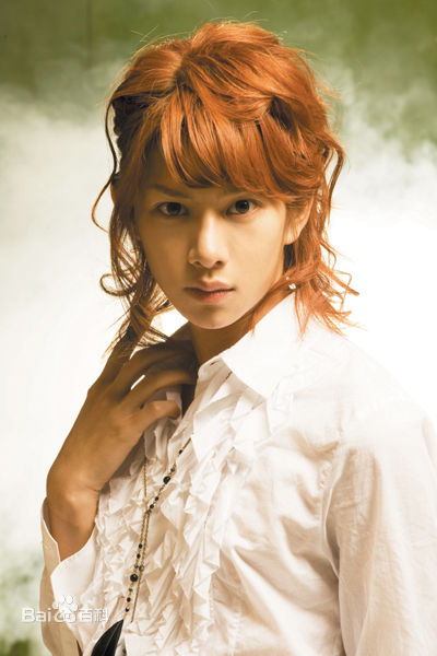 金希澈(Kim HeeChul、キム ヒチョル)的专辑造型素颜照相册