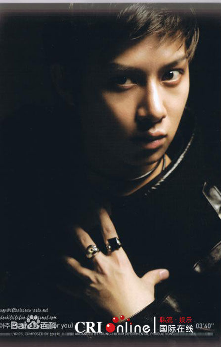 金希澈(Kim HeeChul、キム ヒチョル)的专辑造型素颜照相册