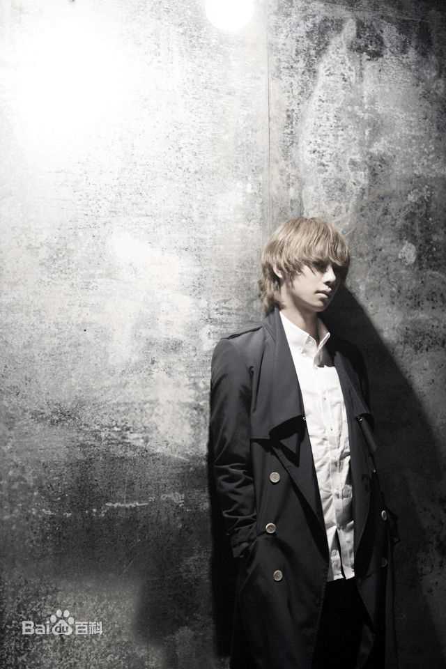 金希澈(Kim HeeChul、キム ヒチョル)的专辑造型素颜照相册