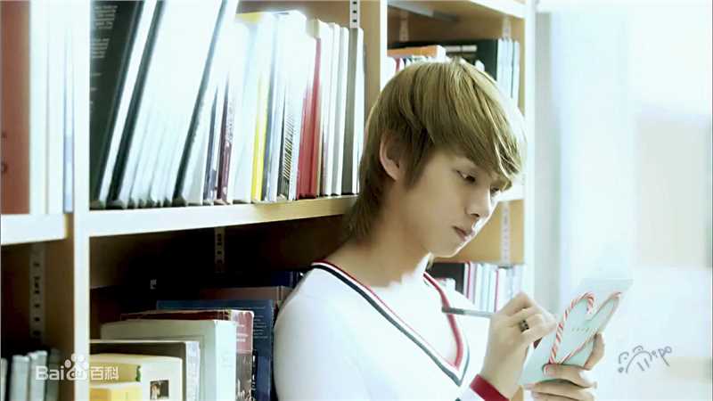 金希澈(Kim HeeChul、キム ヒチョル)的专辑造型素颜照相册