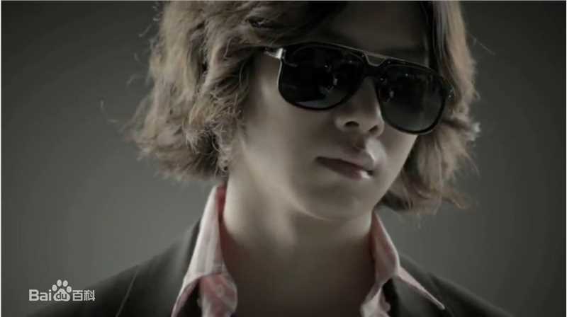 金希澈(Kim HeeChul、キム ヒチョル)的专辑造型素颜照相册