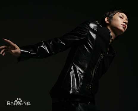 金希澈(Kim HeeChul、キム ヒチョル)的专辑造型素颜照相册