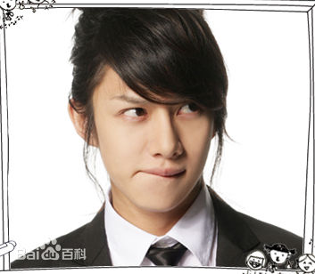 金希澈(Kim HeeChul、キム ヒチョル)的专辑造型素颜照相册