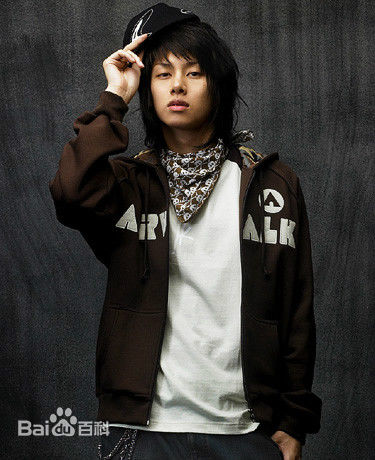金希澈(Kim HeeChul、キム ヒチョル)2006 SPRIS Spring素颜照壁纸
