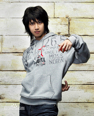 金希澈(Kim HeeChul、キム ヒチョル)2006 SPRIS Spring素颜照壁纸