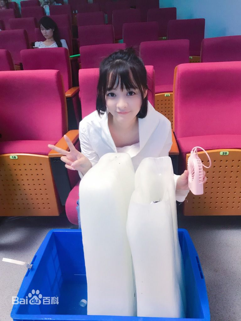 精选余心恬(Vicky)